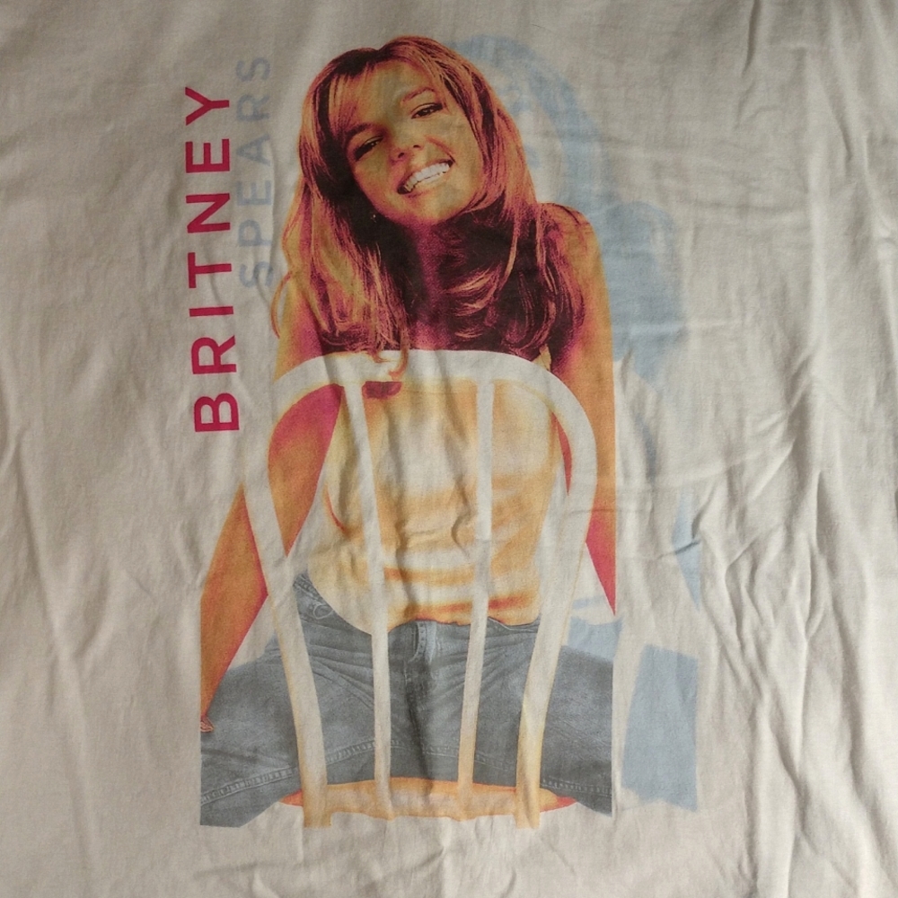 Britney Spears t shirt XL white shirt chair dance pop music girl band shirt 90s